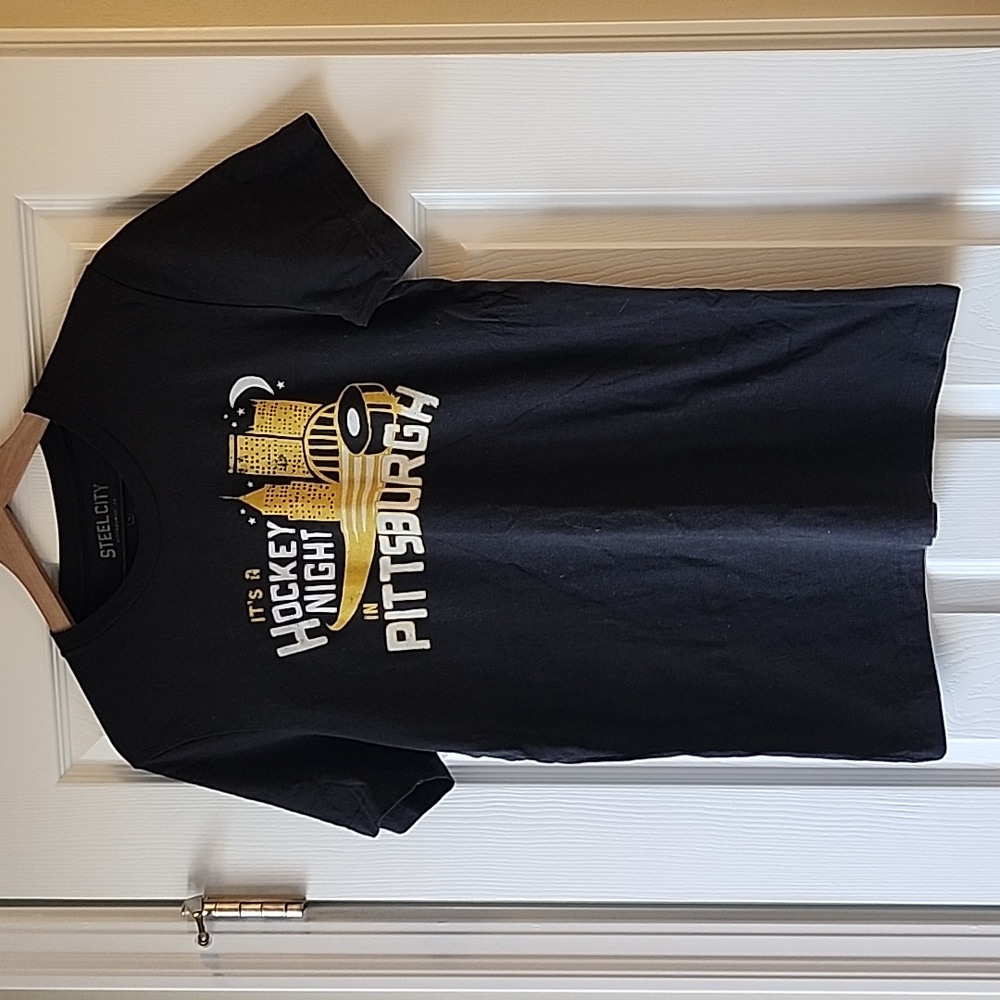 Steel City Hockey Night in Pittsburgh Penguins Tee Size M